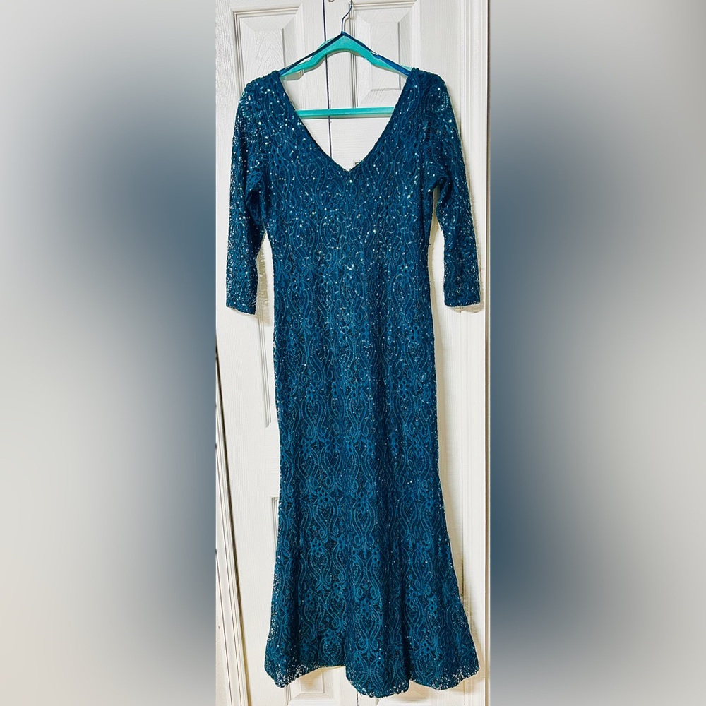 MARINA Elegant Emerald Sequence and Lace Formal Dress